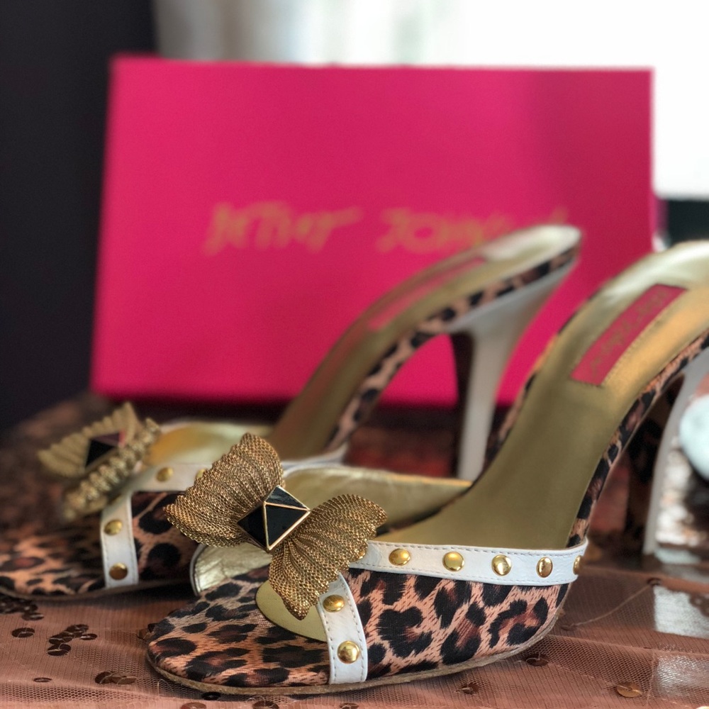 Betsy Johnson Fanny Leo heels size 8.5 Cheetah